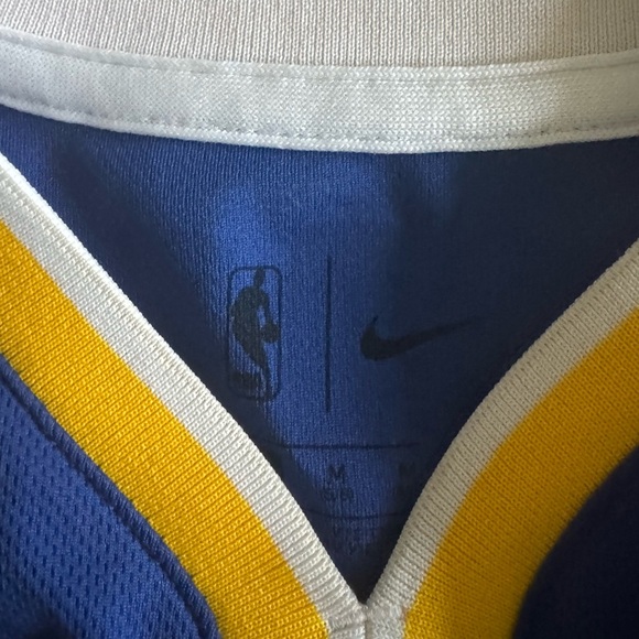 Golden State Warriors Stephen Curry Nike Jersey.       Youth M (size 5-6) - Picture 4 of 4
